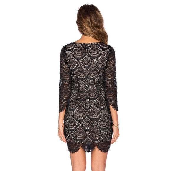 NEW FOR LOVE AND LEMONS BLACK SCALLOPED LACE MINI DRESS - Picture 6 of 9